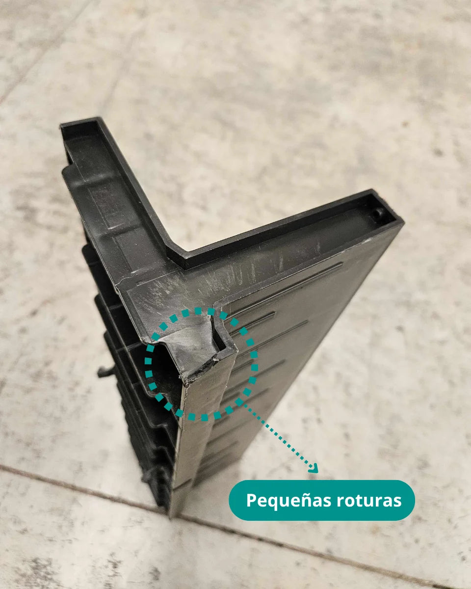 Rejilla oculta ranurada (SLOT) de plástico color negro H100 - Producto defectuoso