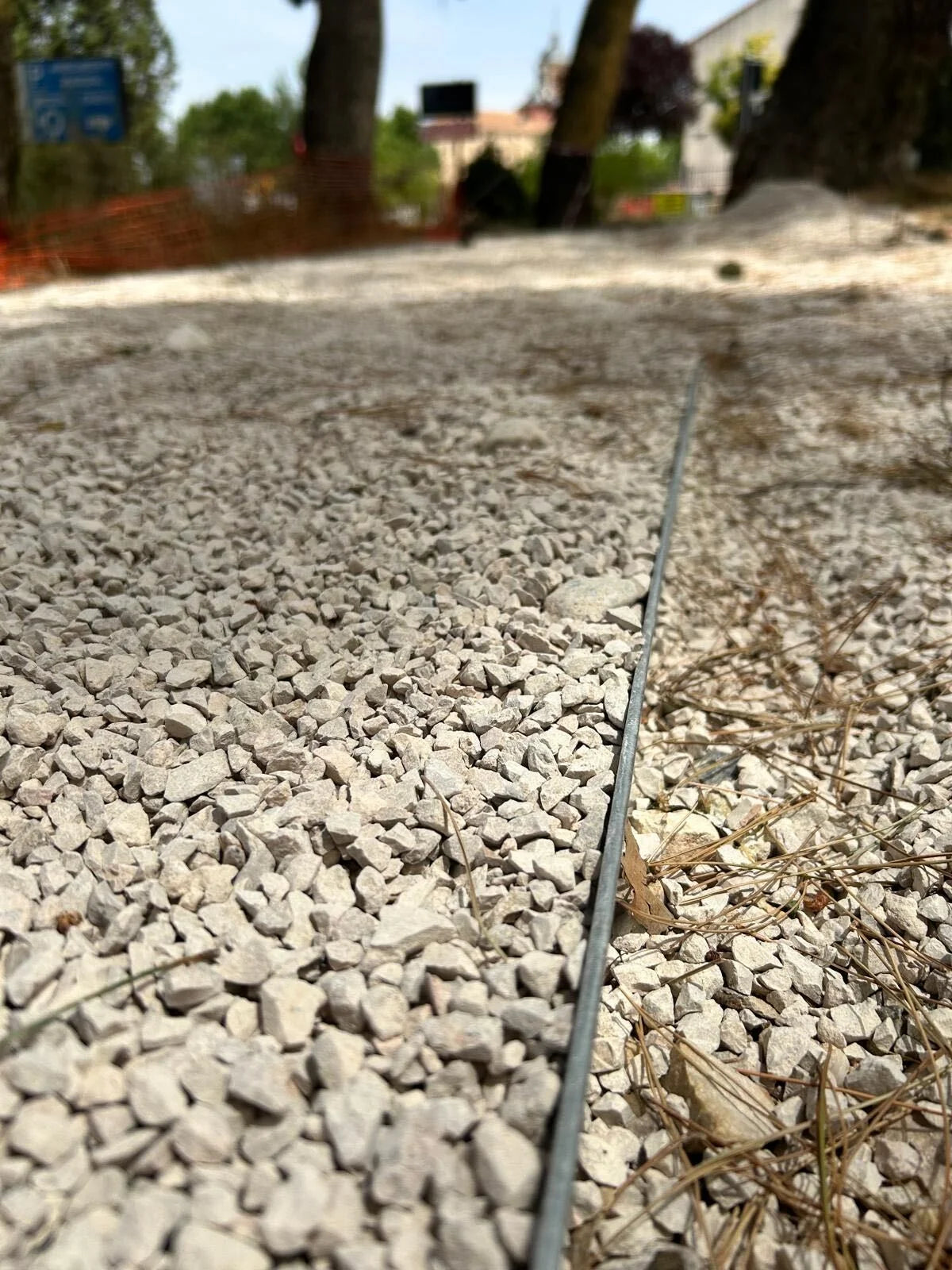 Borduras de acero galvanizado H100 – Proyecto urbano en Meco