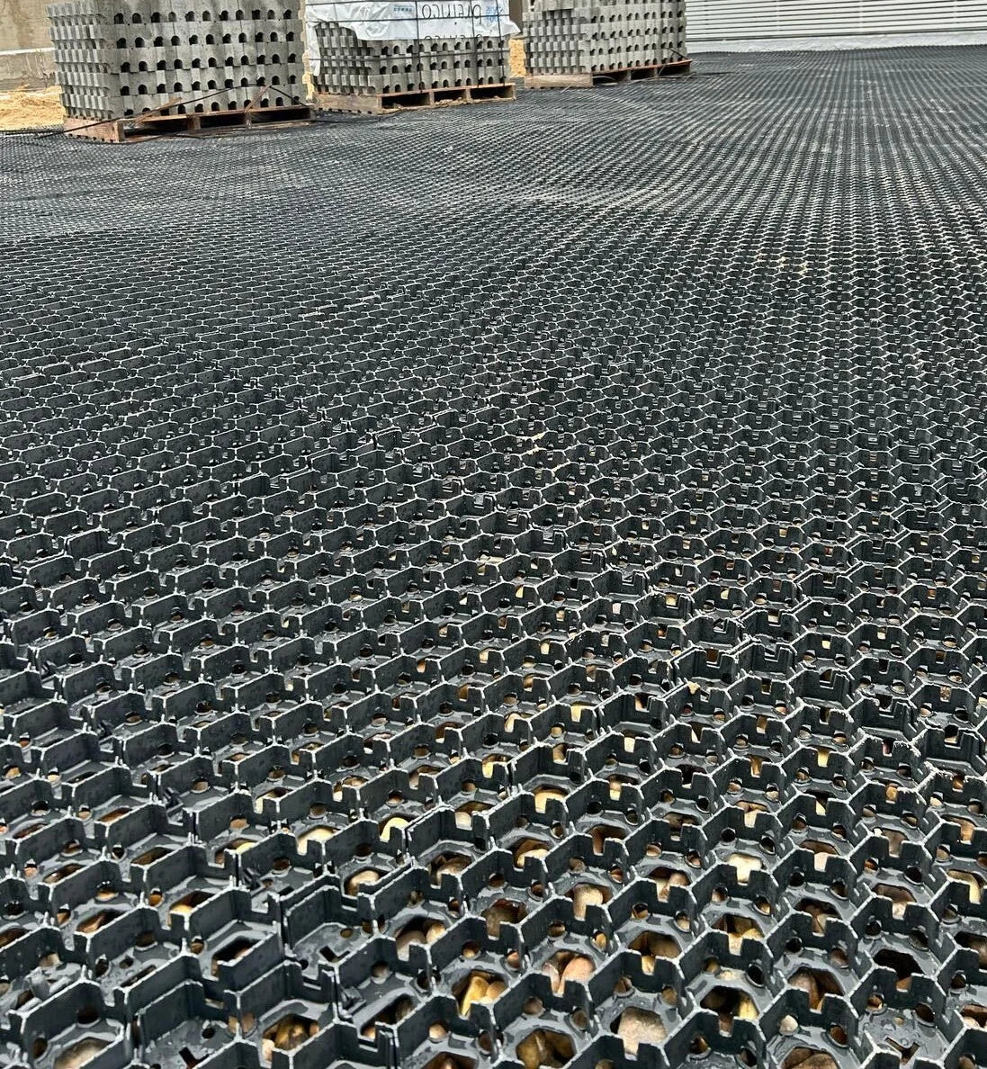 Hexpave: La base invisible que transforma patios residenciales