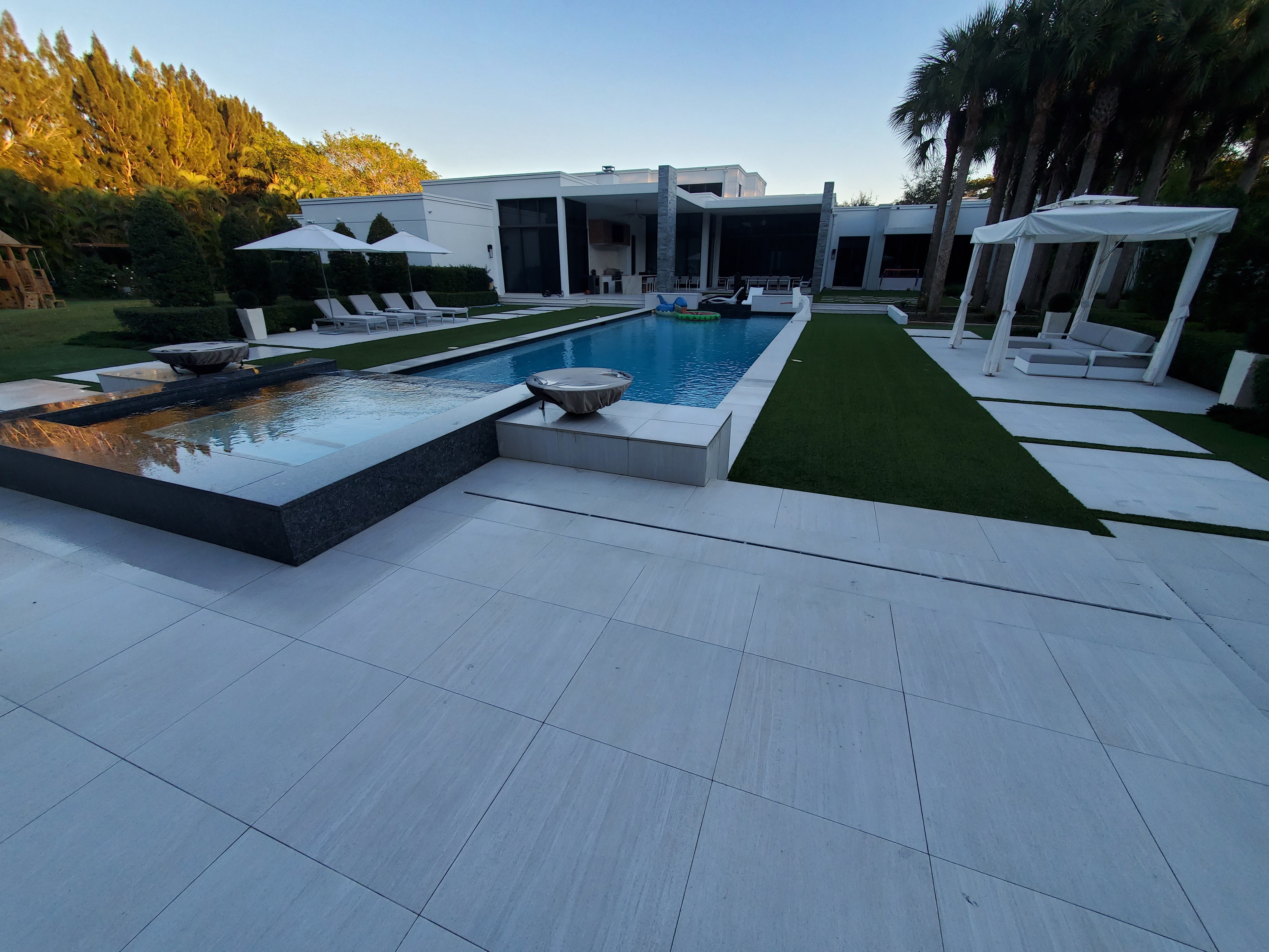 Drenaje para villa con piscina y terraza