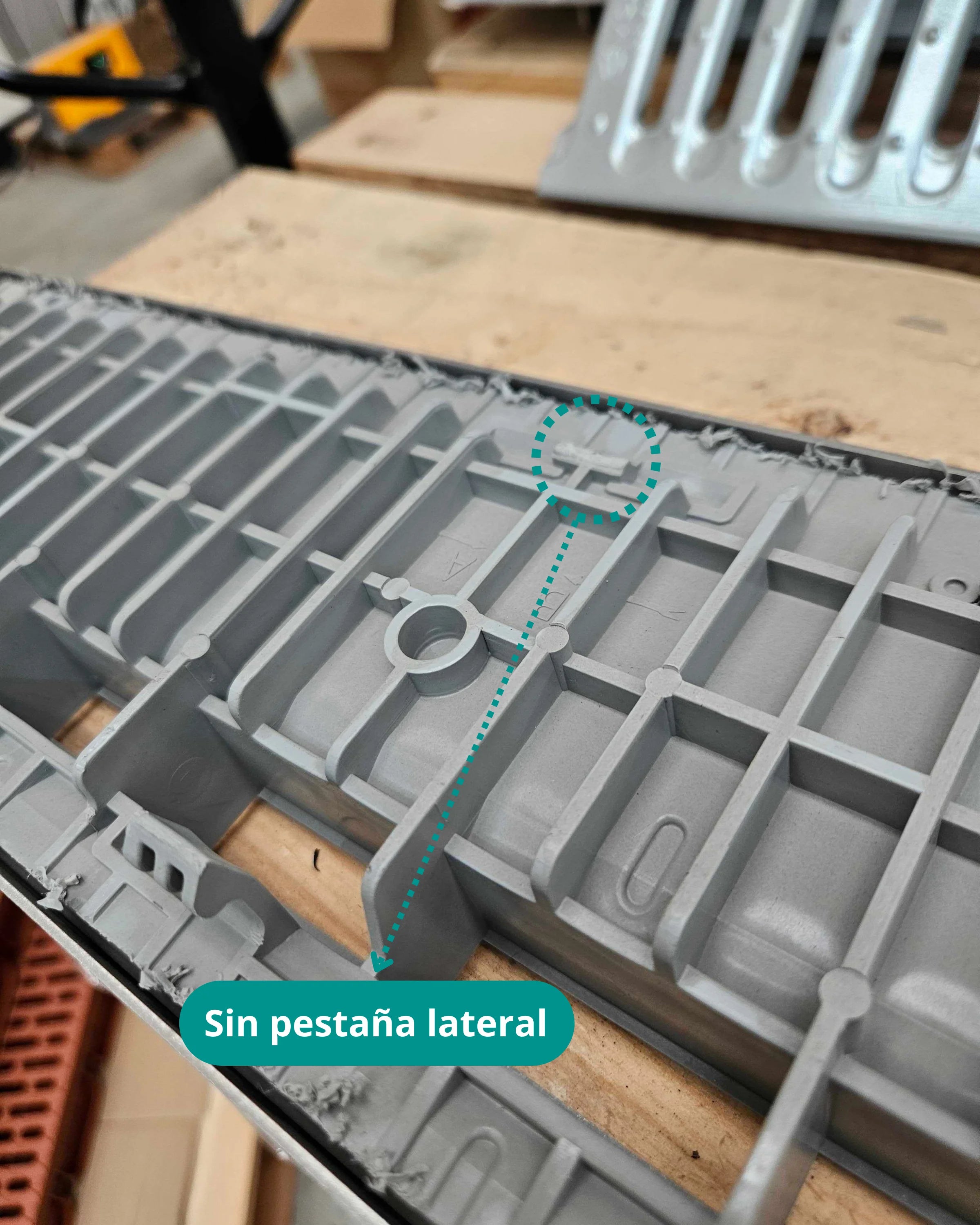 Registro SLOT de plástico color gris con marco de acero inoxidable AISI304 H25 - Producto defectuoso
