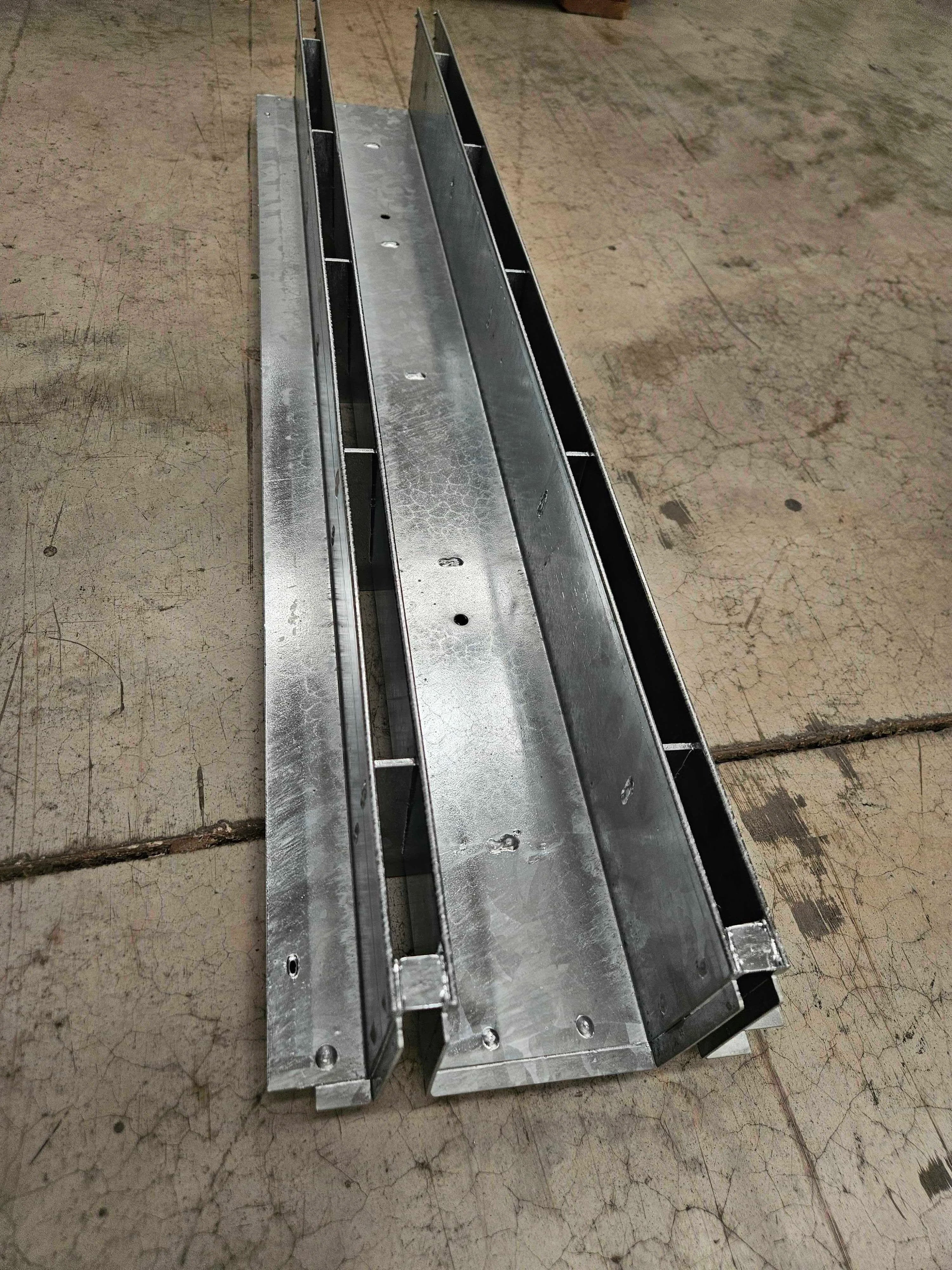 Doble SLOT H100 de Acero Galvanizado para Canales BASE DN200 - Liquidación