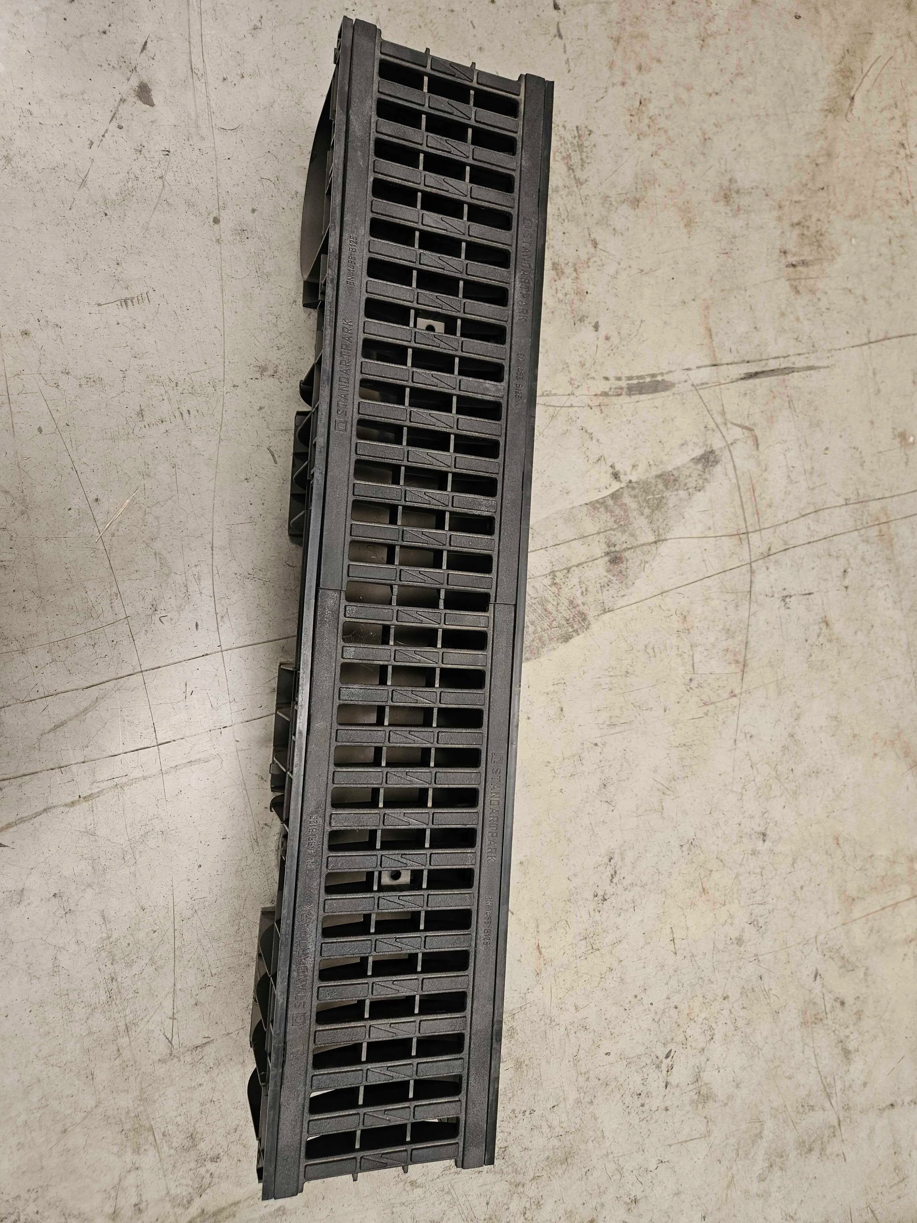 Canal de Plástico PolyMax Basic DN150 H213 con Rejilla de Poliamida B125 - Liquidación