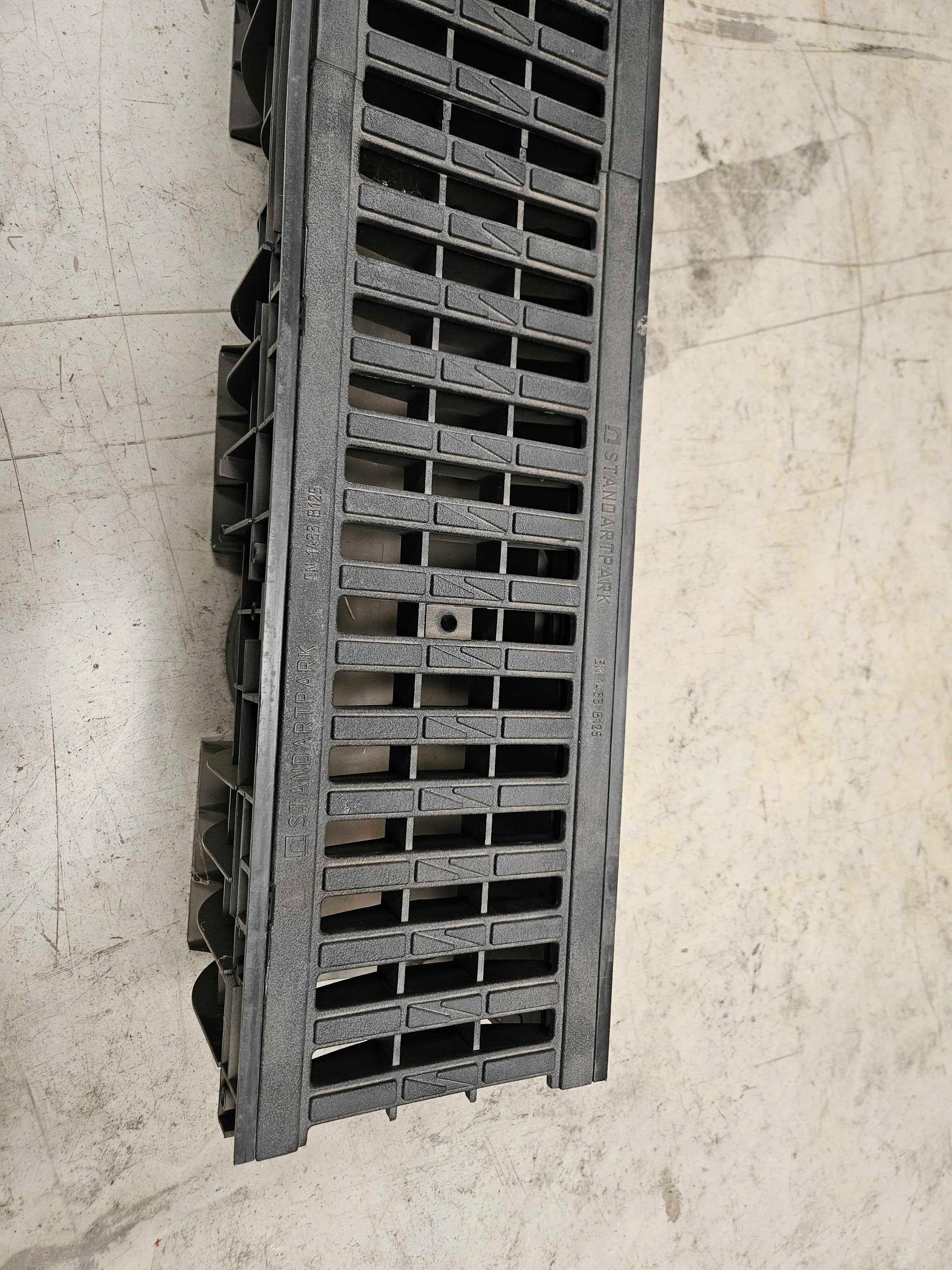 Canal de Plástico PolyMax Basic DN150 H213 con Rejilla de Poliamida B125 - Liquidación