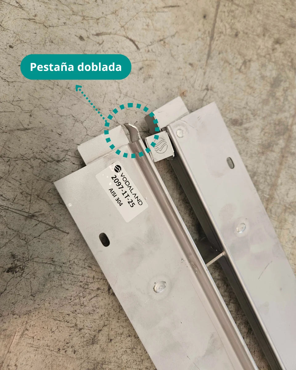 Rejilla oculta ranurada (SLOT) de acero inoxidable AISI 304 H25 - Producto defectuoso