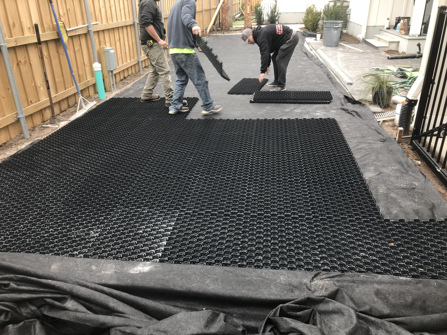 Zona de césped con sistema HexPave