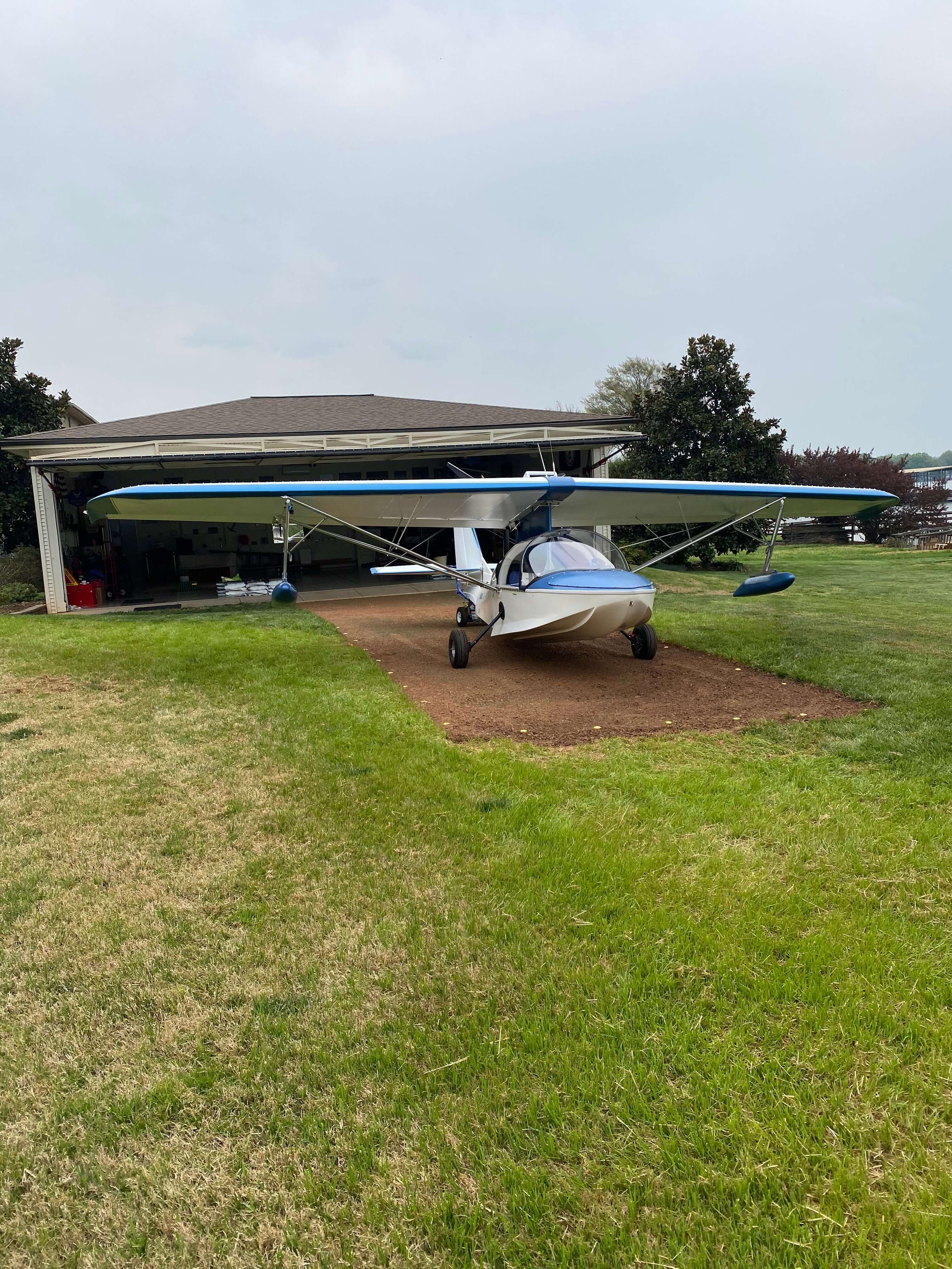 Parking de césped para avioneta